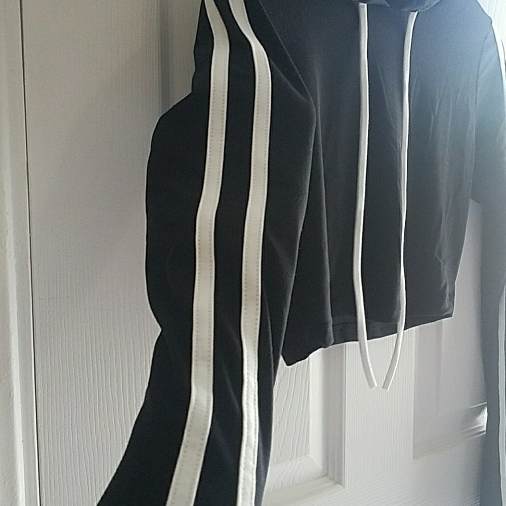 Crop top - Picture 3 of 3